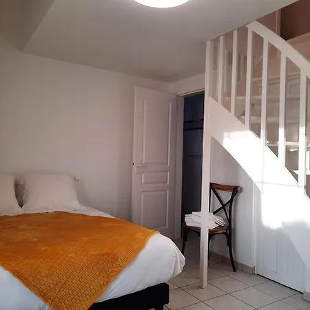 Ker Osmoz Bed & Breakfast *